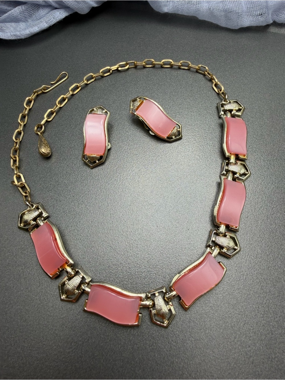 Vintage Thermoset Pink Necklace & Earring Set #94set